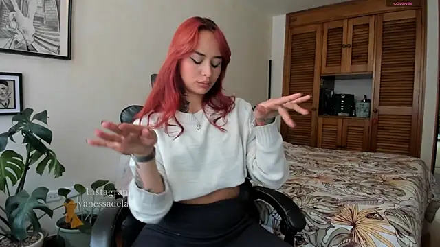 Vanessarte  online show from April 22, 6:27 pm