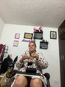 KimmyDark1 online show from June 15, 4:40 pm