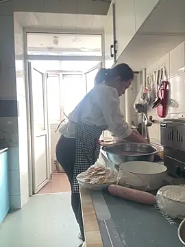 Youyou 12 online show from March 11, 1:10 am