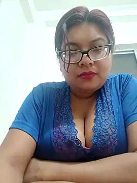 Elie Hallway online show from February 14, 8:11 pm