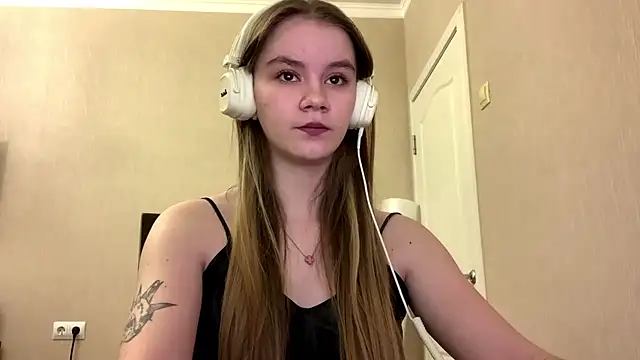 AgnesShy  online show from February 20, 7:54 am