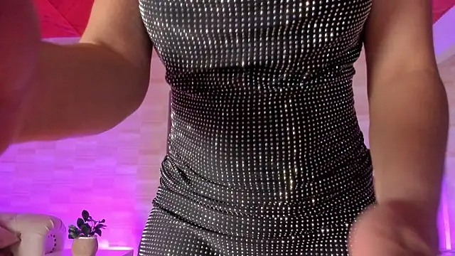 Rachel-Greyy online show from February 12, 8:10 pm