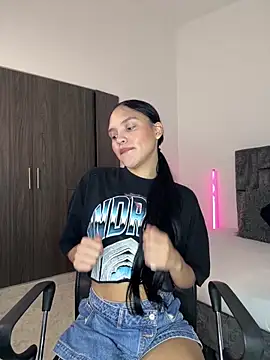 Malory Saenzz online show from February 21, 1:01 pm