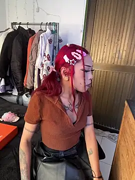 suky pou online show from February 4, 8:23 pm