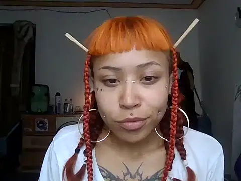 suky pou online show from April 28, 8:57 pm