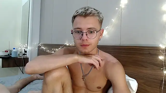 NikiKerryCum online show from February 28, 3:44 pm