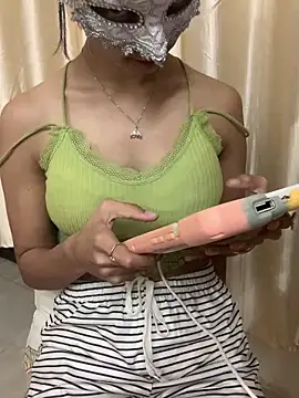 HEENA-STRIP online show from March 19, 5:01 am