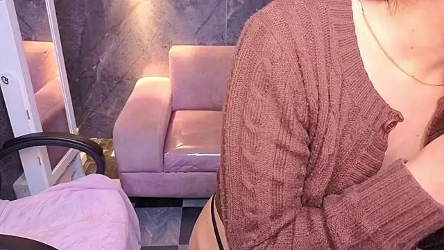 Sophie jones b online show from April 7, 12:51 pm