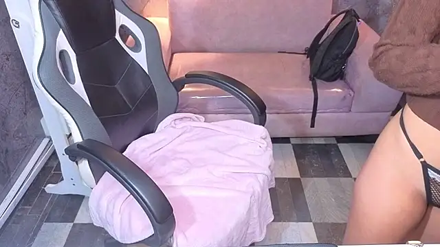 Sophie jones b online show from May 27, 12:46 pm