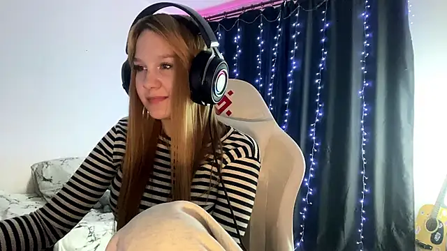 axin burnell online show from March 11, 5:26 pm