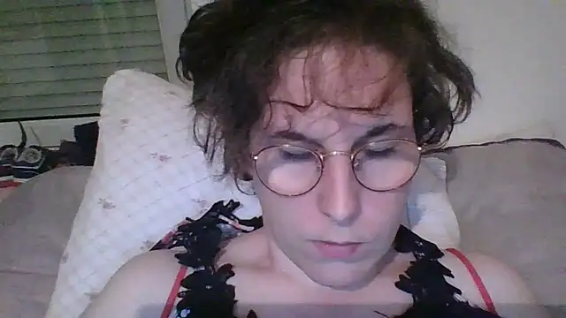 OIseauNoir88 online show from April 25, 7:55 pm