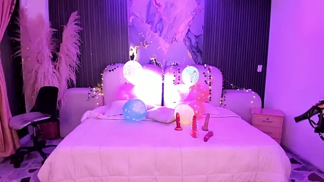 JazminRusso  online show from April 10, 6:30 am