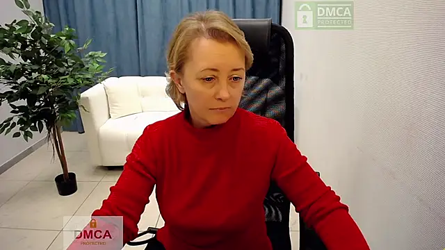 MONA W online show from April 24, 3:04 pm