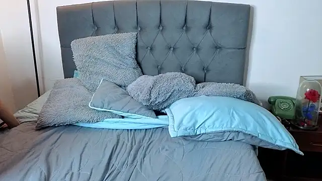  selena fox online show from February 14, 10:45 pm