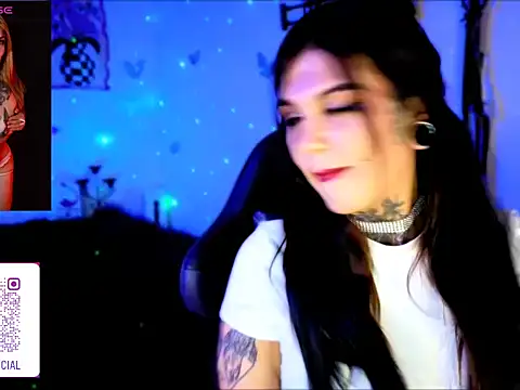 Zoeee 001 online show from April 2, 6:22 am