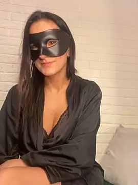 IRISKOSU online show from February 1, 9:02 pm