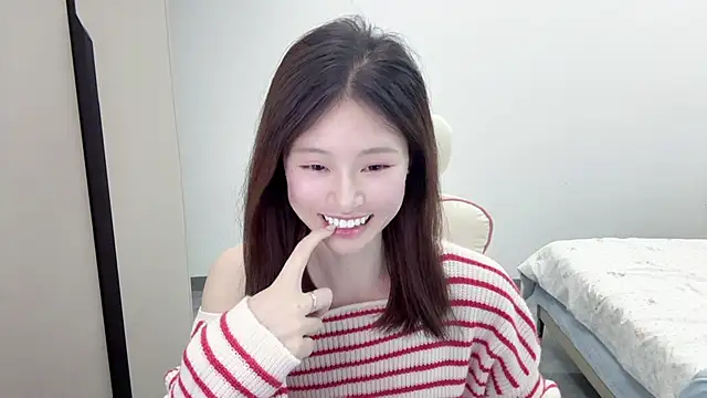 DYyyyyy-- online show from March 4, 11:50 am