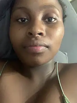 SexyLaylahx online show from April 2, 4:15 pm