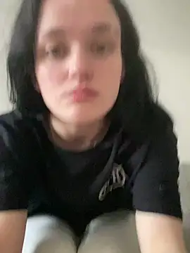 LeonieClaire online show from February 23, 3:11 pm