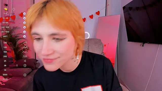 AutumnWhisper online show from April 8, 3:36 pm