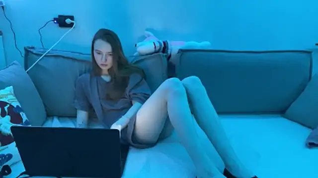 lunli0 online show from March 2, 1:51 pm