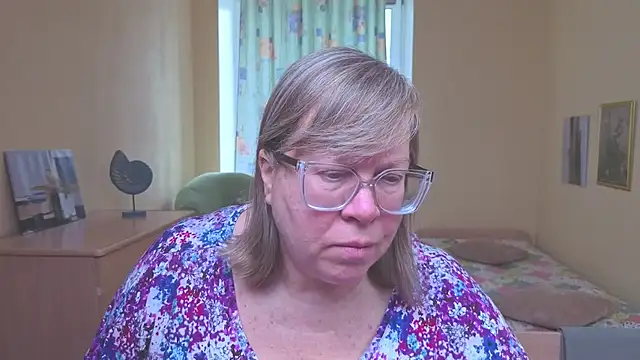 Emma Eclipsee online show from February 12, 8:38 am