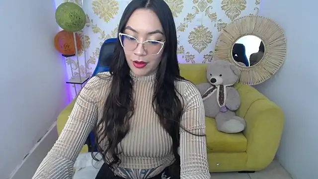 ALISS M  online show from February 18, 8:30 pm