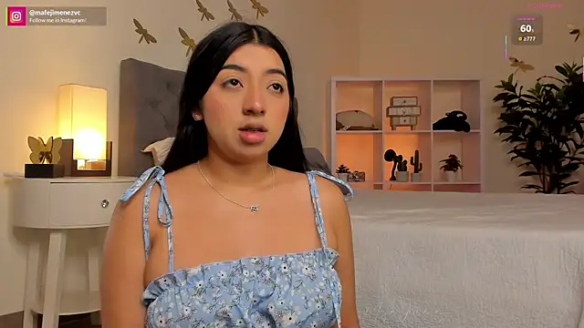 missvancouver online show from April 20, 12:41 pm