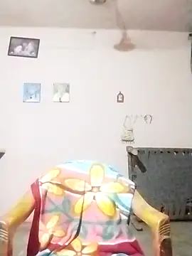 Kitti-Sharma online show from April 17, 3:30 am