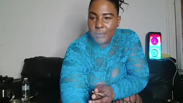 CurvySashia online show from May 5, 10:35 pm