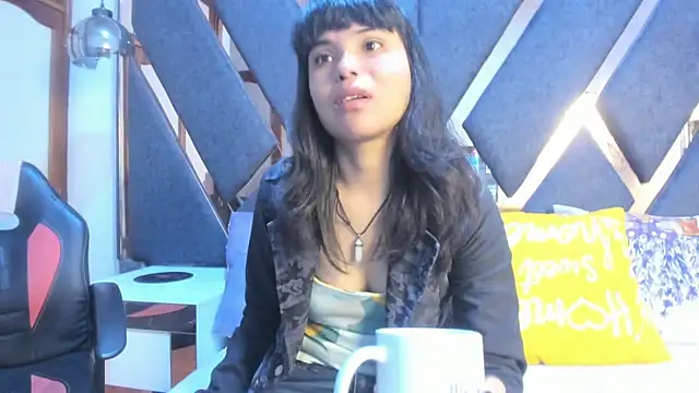 Maggyx online show from March 17, 1:37 pm