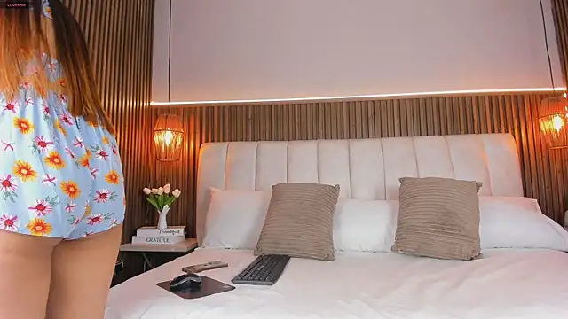 LisaLain online show from March 18, 12:10 pm