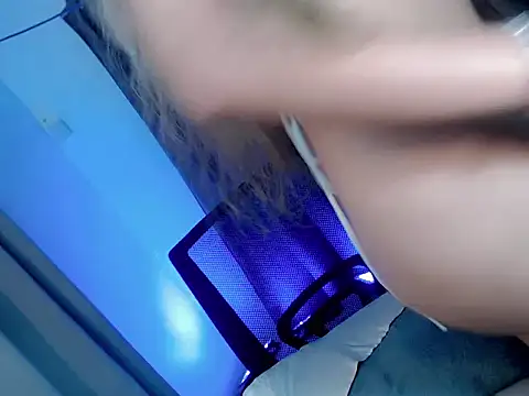 yoursecret admirer21 online show from April 17, 2:13 am