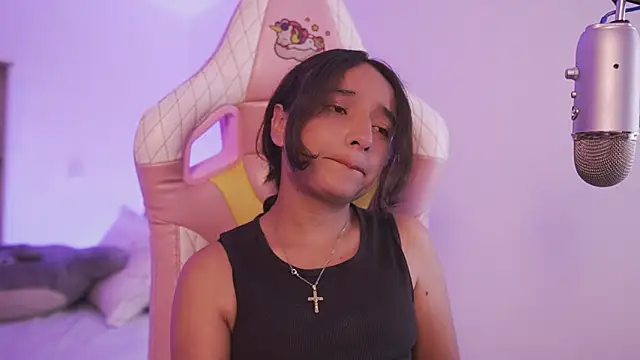  emily jonexs online show from March 10, 9:52 pm