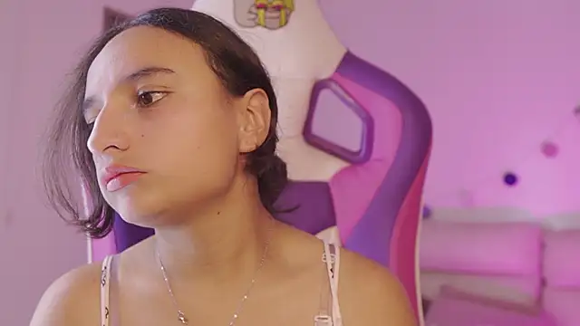  emily jonexs online show from February 12, 8:54 pm