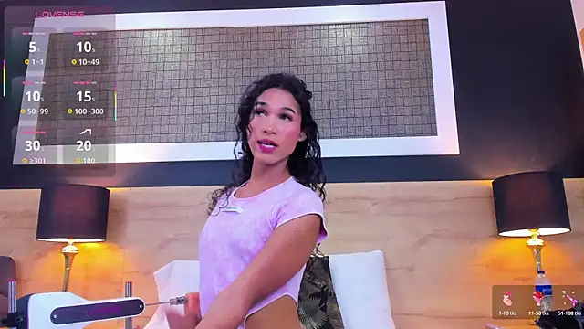 Chloee  Adams online show from June 13, 12:19 am