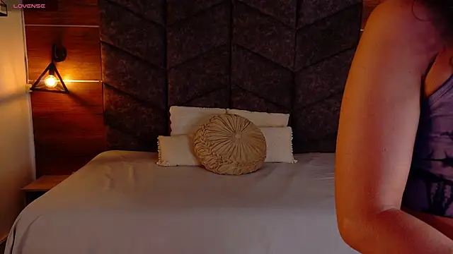 FernandaBrown   online show from March 21, 7:30 pm