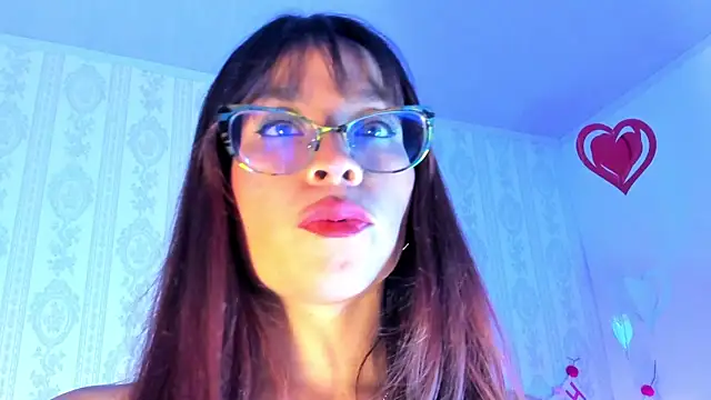 Chloe Miiler online show from February 18, 1:21 pm