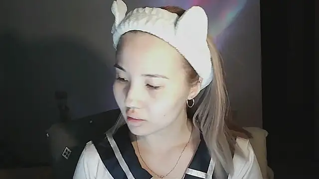 Hazel 4 U online show from February 18, 2:38 pm