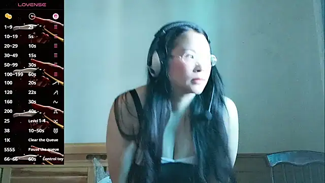 vivi523 online show from April 17, 12:13 am