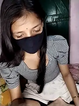 Naina-hott online show from March 25, 6:44 pm