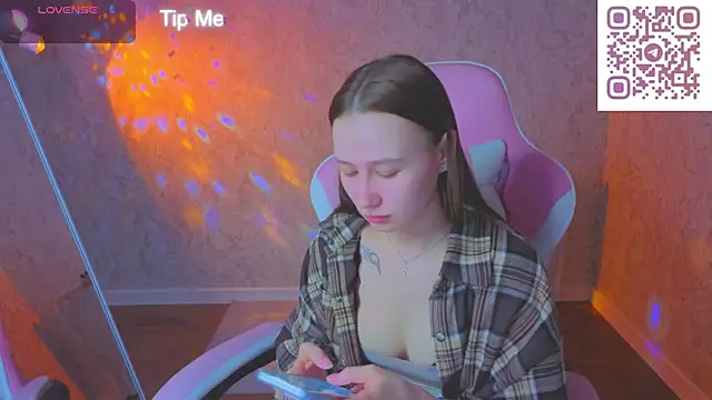  Kiki angel  online show from June 3, 1:07 am