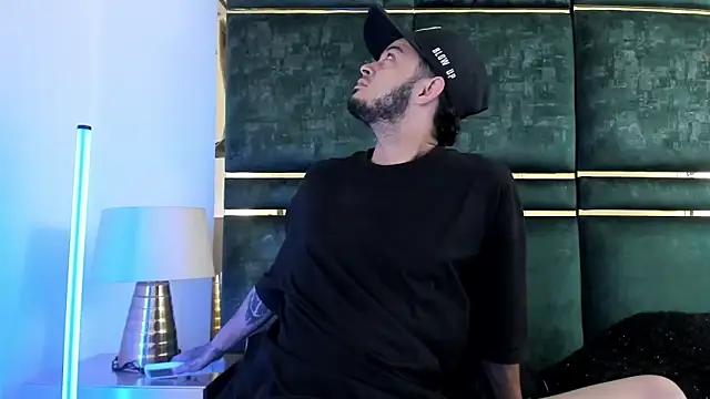 GaelyCoral online show from April 8, 11:12 am