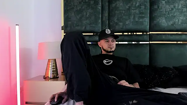 GaelyCoral online show from April 9, 11:48 am