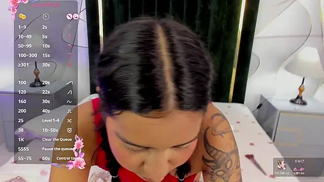 AbbyyBrown  online show from April 14, 9:15 pm