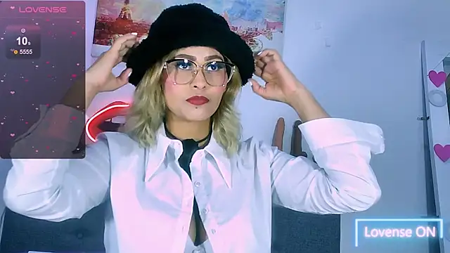 Sharlott 3 online show from April 15, 1:11 pm