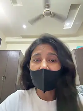 raavigirl online show from March 17, 8:02 pm