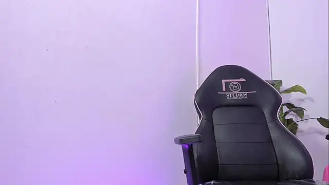 LUNAKITTY TAY online show from March 19, 12:09 pm