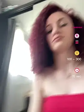 Roxyfoxyyy online show from June 4, 6:18 am