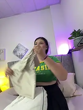 Wild lilhyy online show from May 28, 10:18 pm